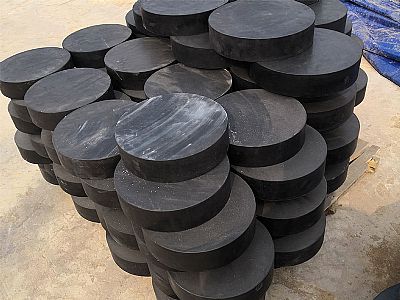 永修县板式橡胶支座由若干层橡胶片与薄钢板经加压硫化